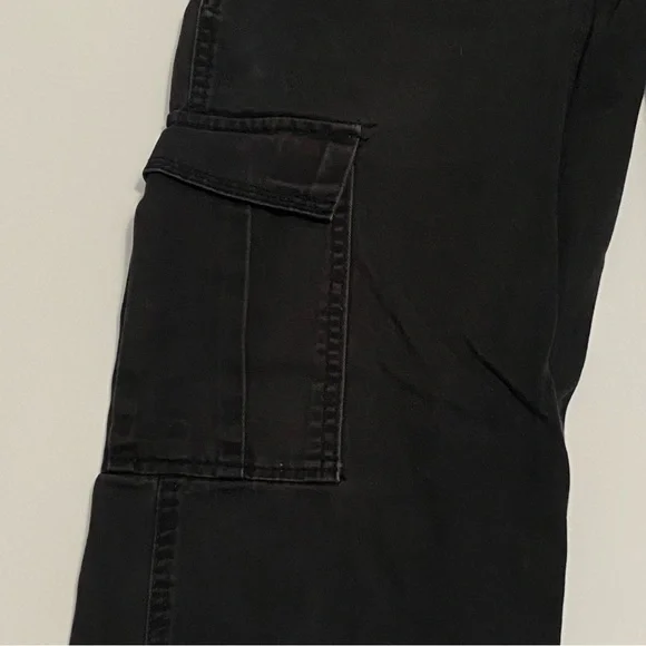 Wrangler Men's Black Cargo Style Pants 32x32 100% Cotton Y2K Grunge Streetwear